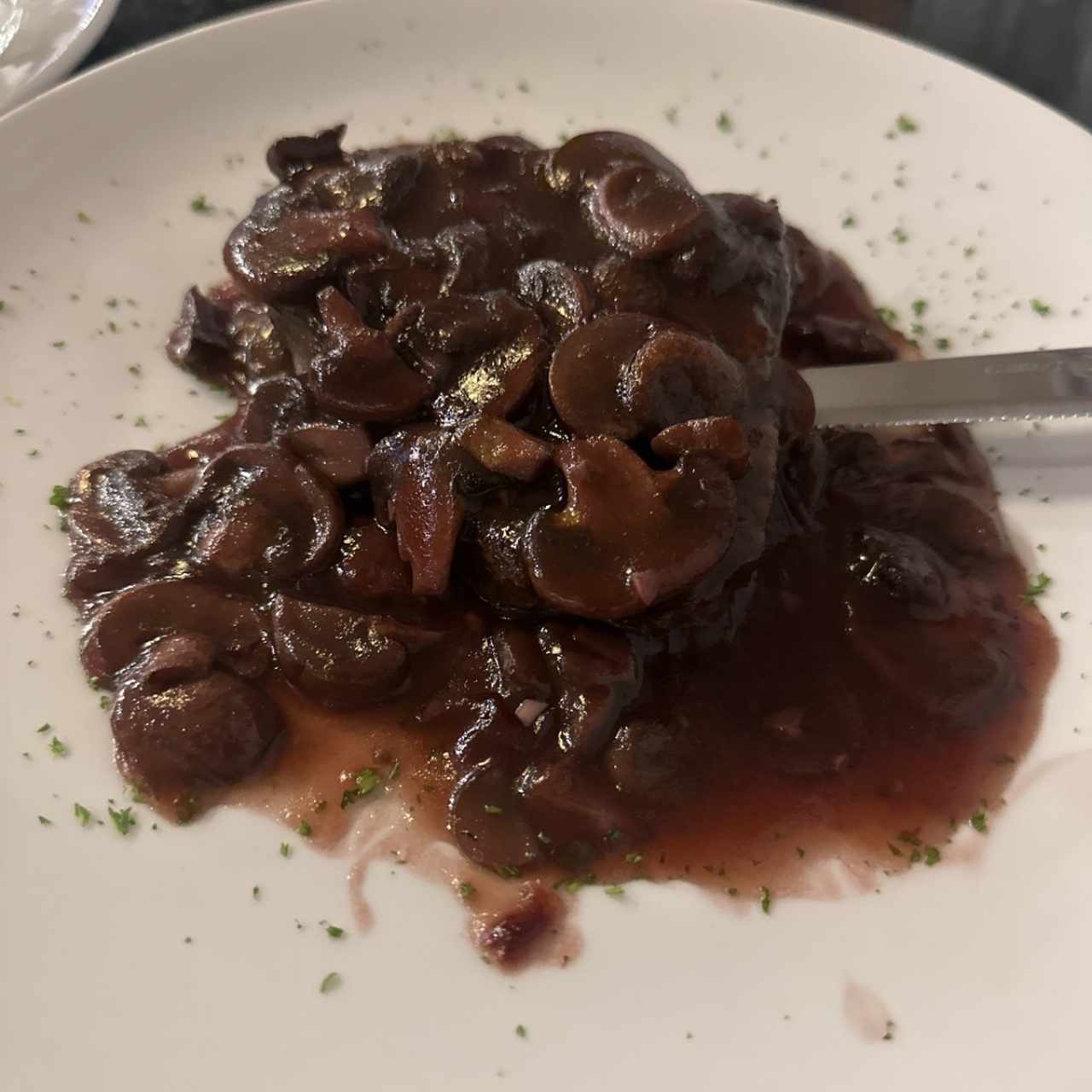 Filete de res en salsa hongos - Especial del Chef