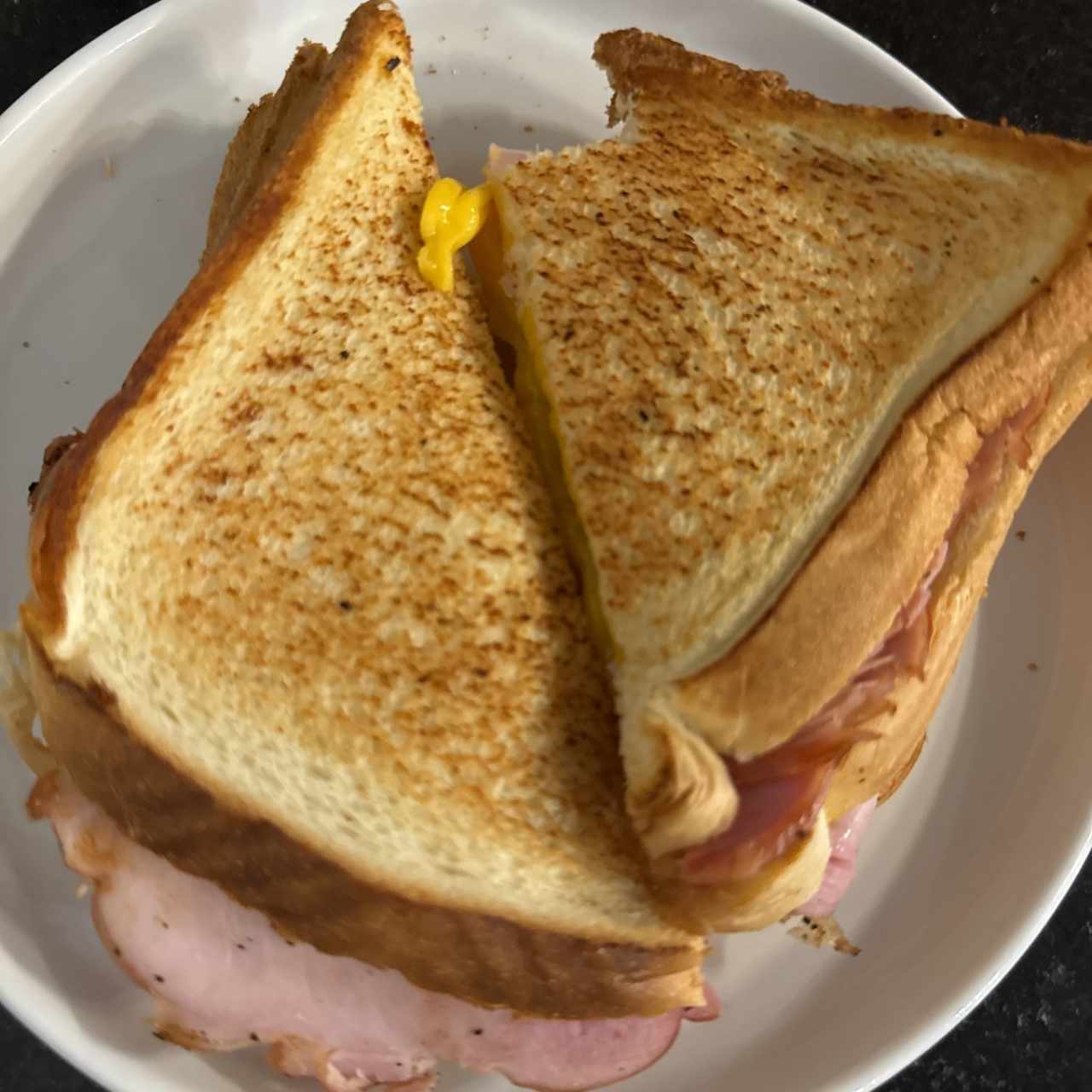 Emparedado de jamón y queso 