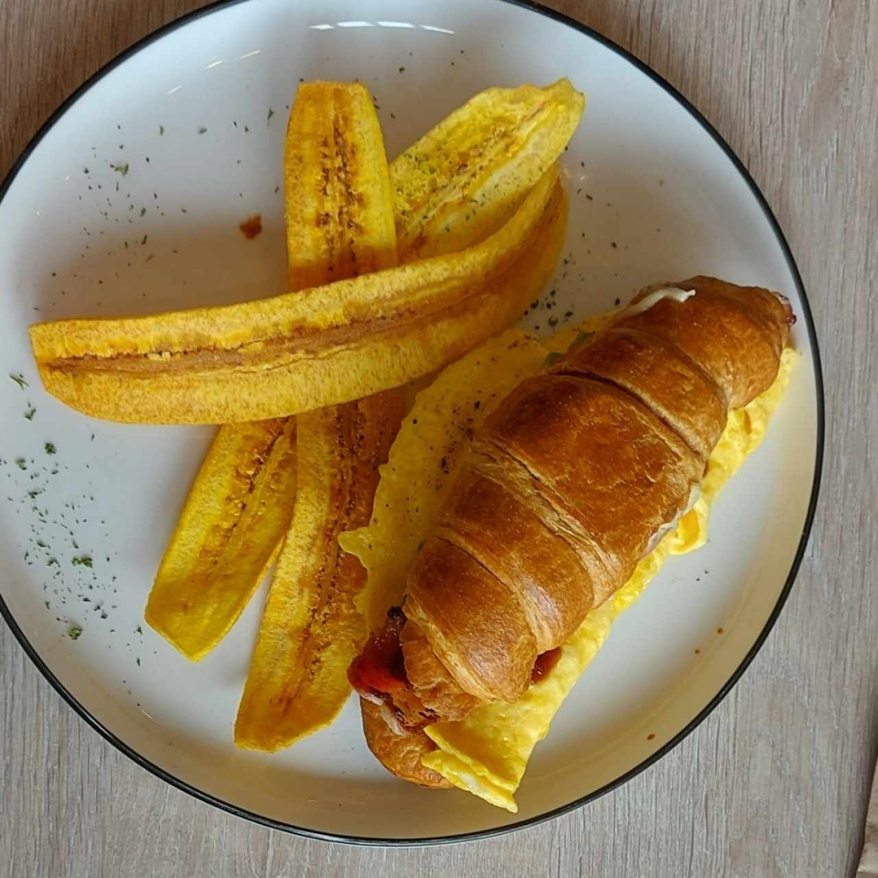 AVOCADO CROISSANT