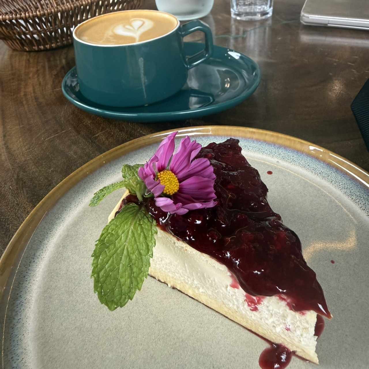 Postres - Cheesecake vasco sugar free y cappuccino
