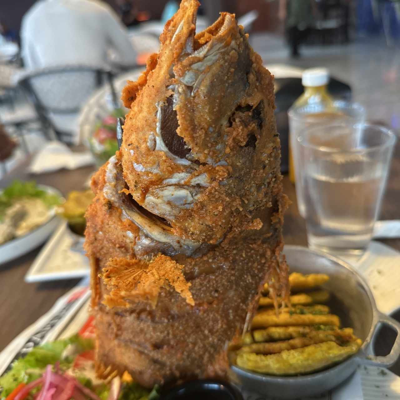 Pargo frito entero