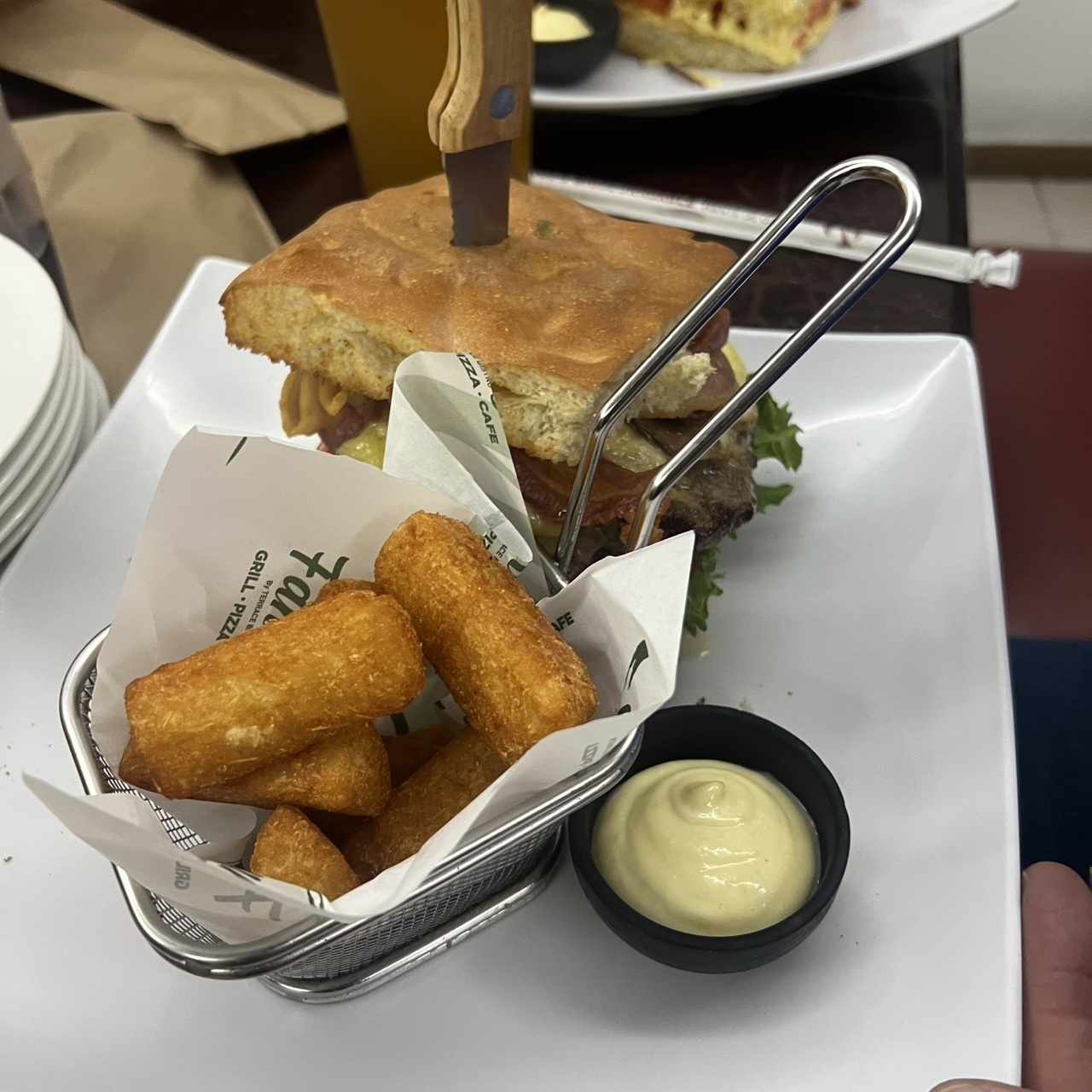 Emparedados - "Fannys Burger lb.