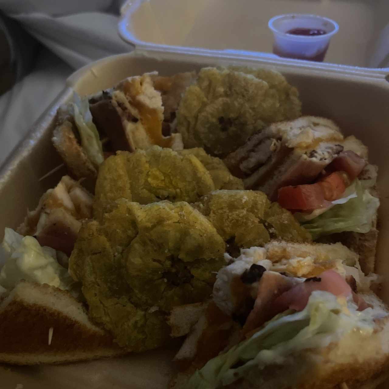 Club Sandwich con patacones