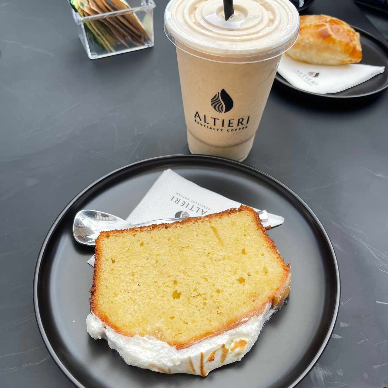 Frappe de Cafe y Pastel de Limón