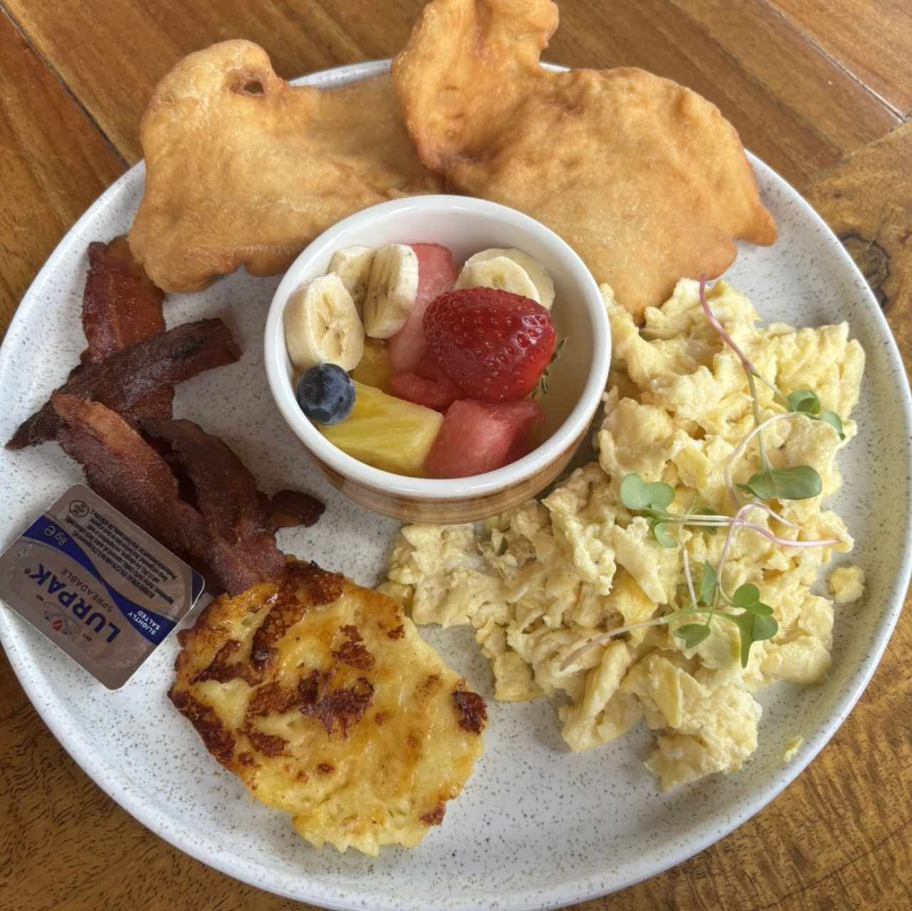 Panameño con huevos revueltos 