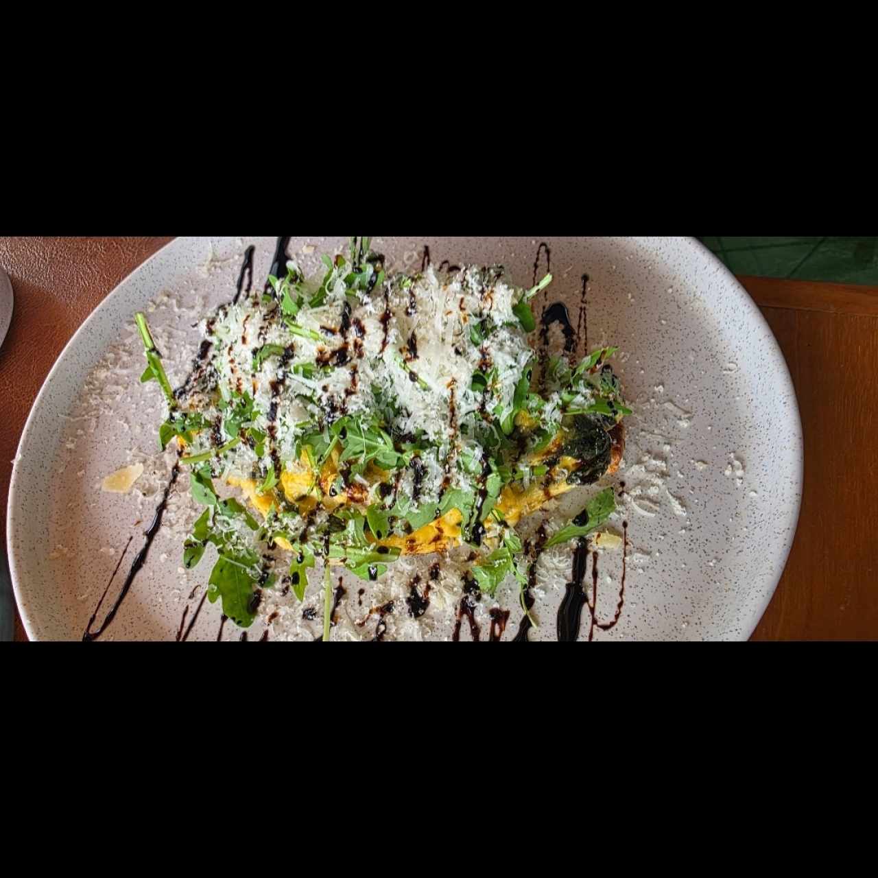 Croasant con aguacate