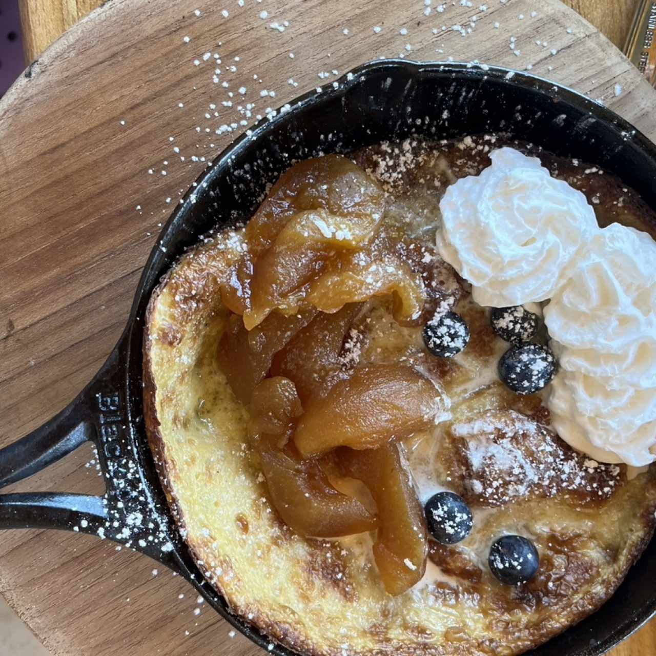 Crepe con manzana y arándanos 