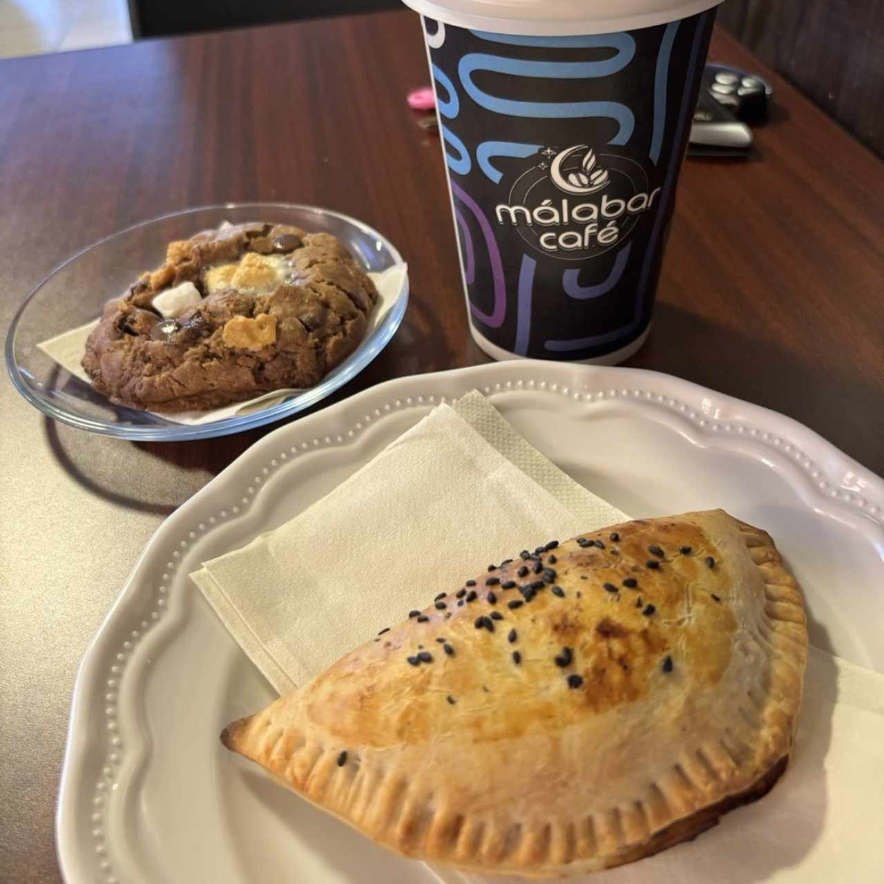 Empanada De Pollo Capresse galleta de smores y matcha 