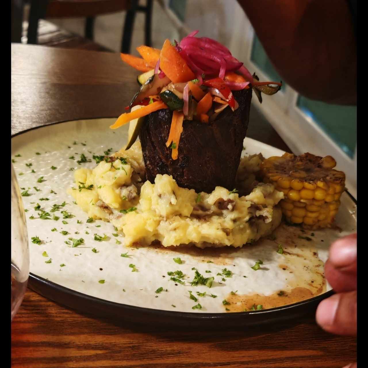 Entraña con puré de papa