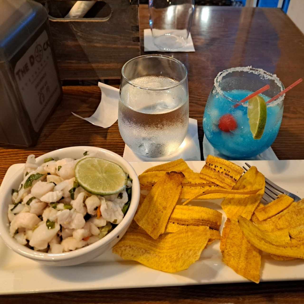 ceviche de corvina con platanitos