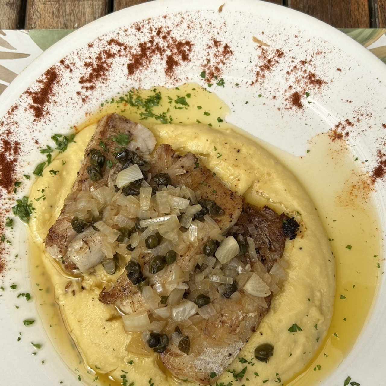Filete de Corvina en Salsa de Vino Blanco