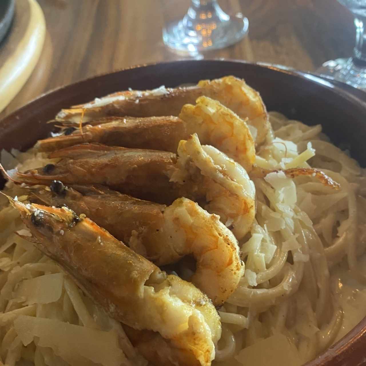 Spaguetti con camarones en salsa blanca