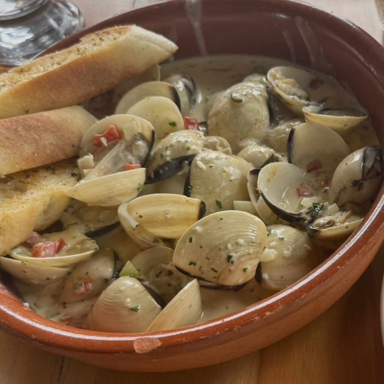 Almejas en salsa Blanca
