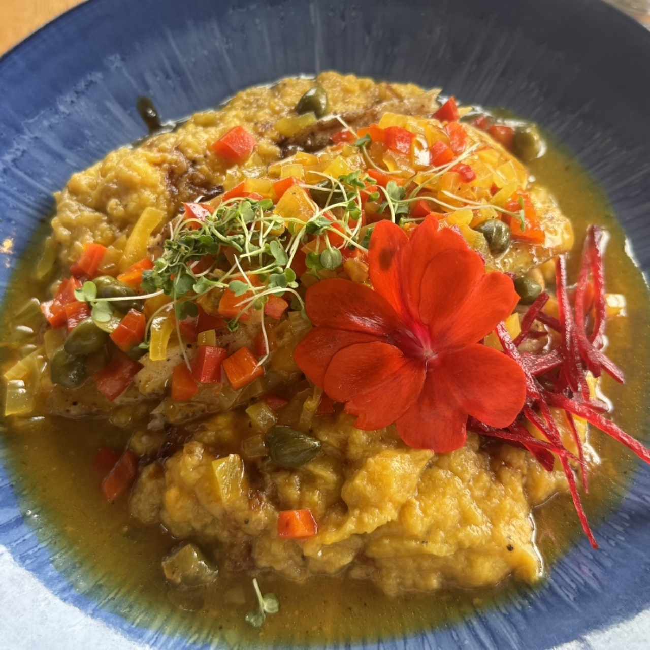 Filete de Corvina en Salsa de Vino Blanco