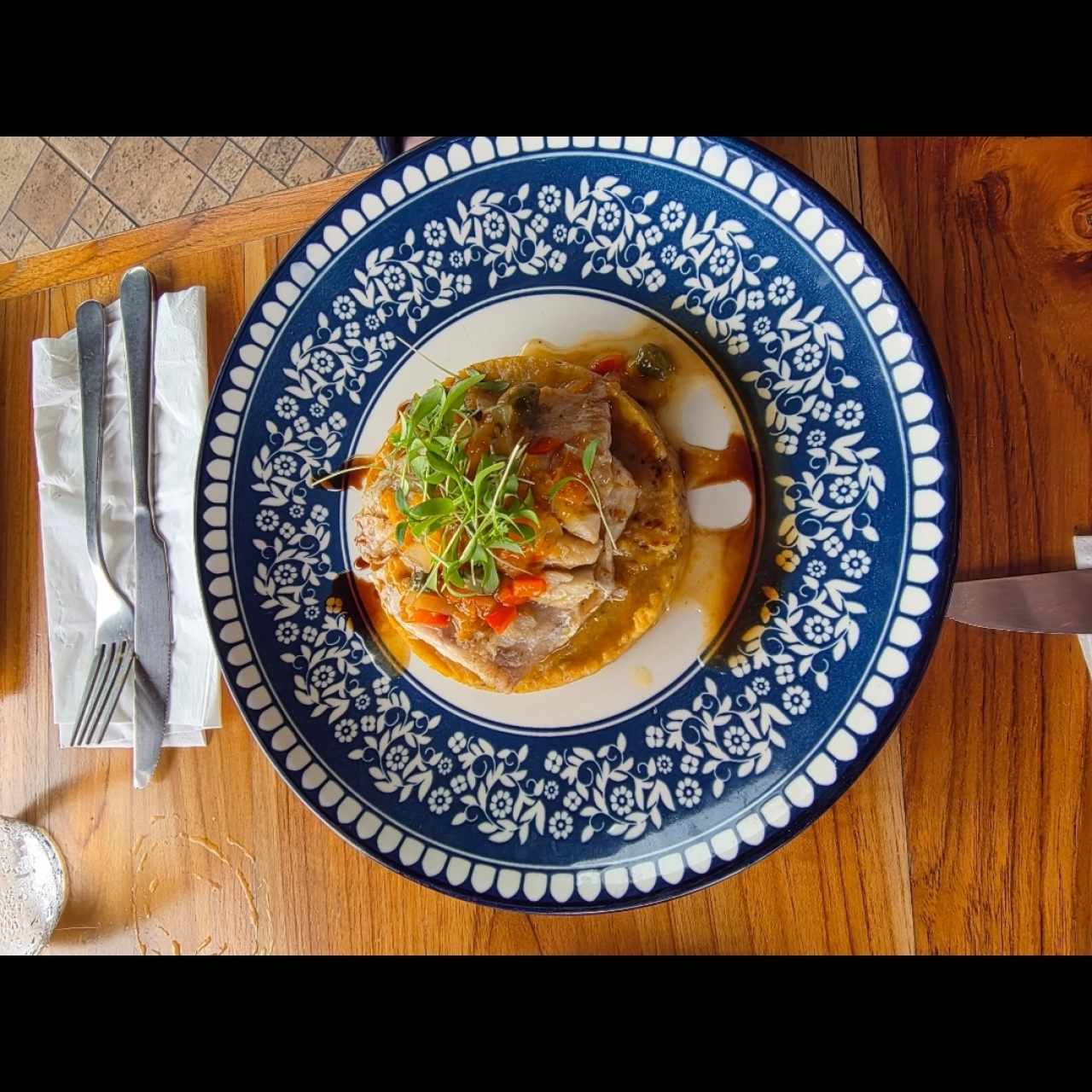 Filete de Corvina en Salsa de Vino Blanco