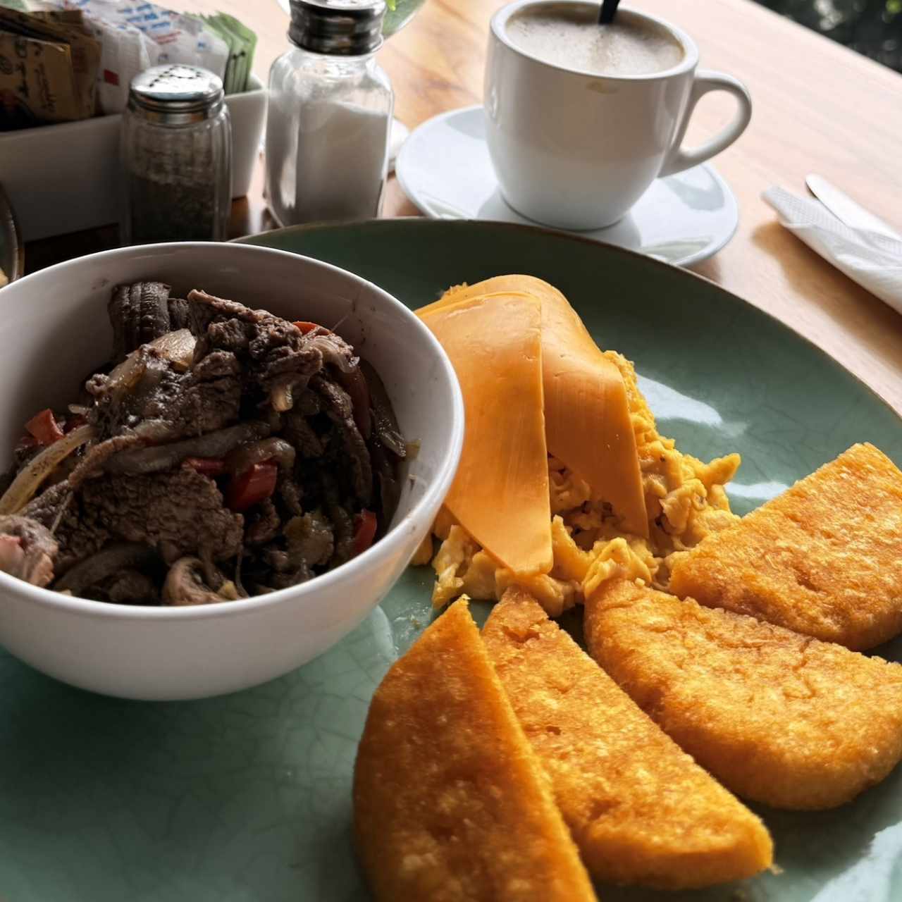 Desayunos - El Típico