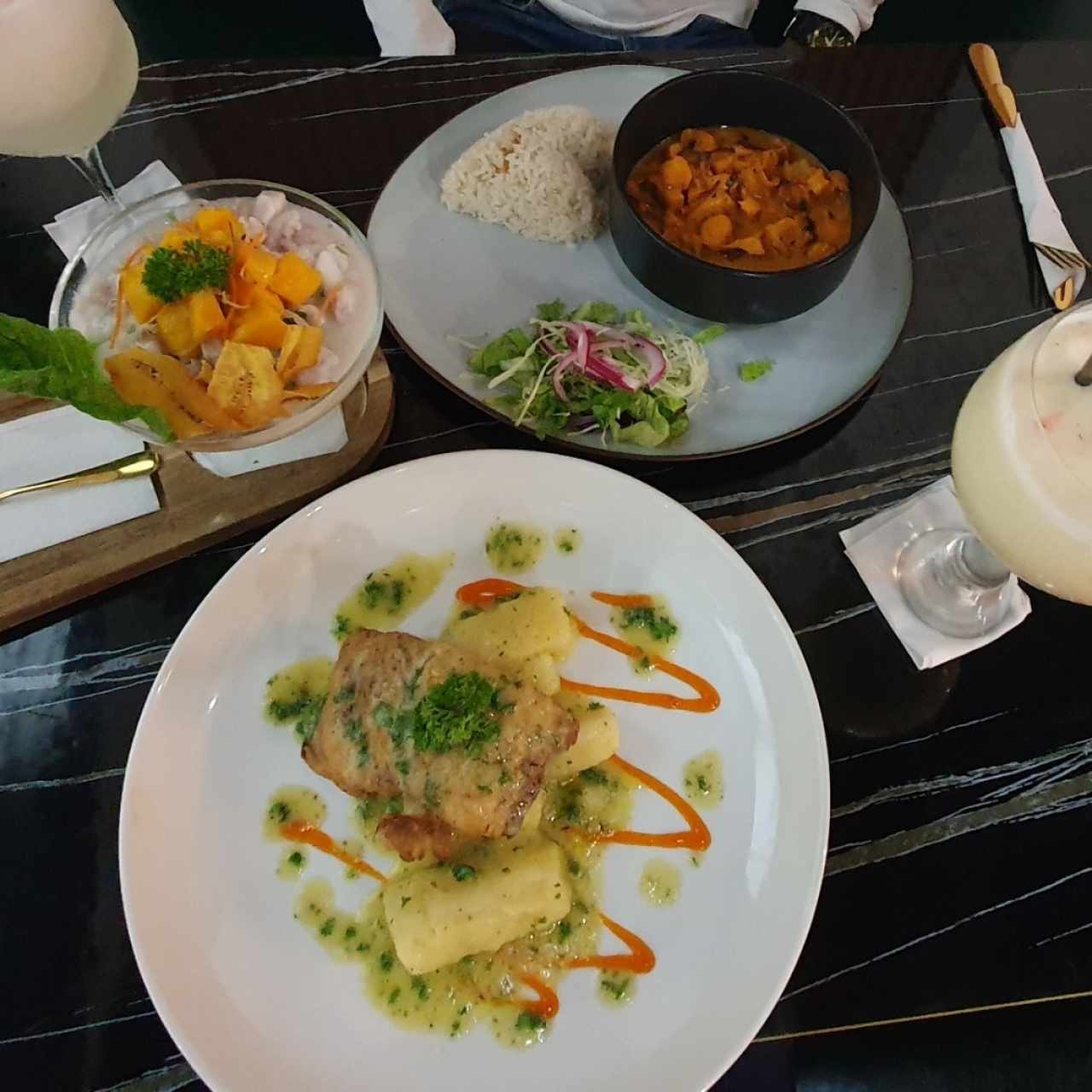 Entradas - CEVICHE DE CORVINA