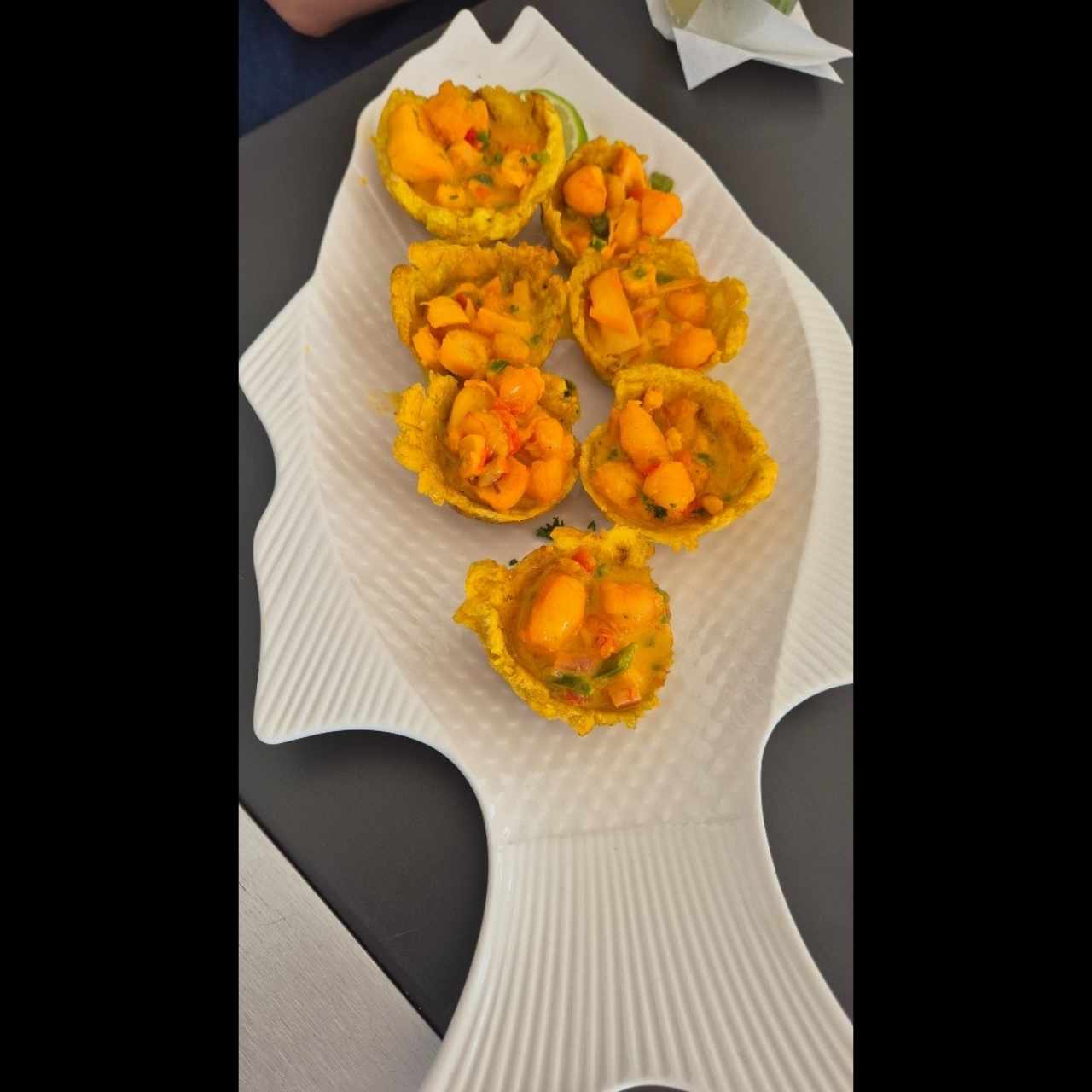 patacón relleno con marisco 