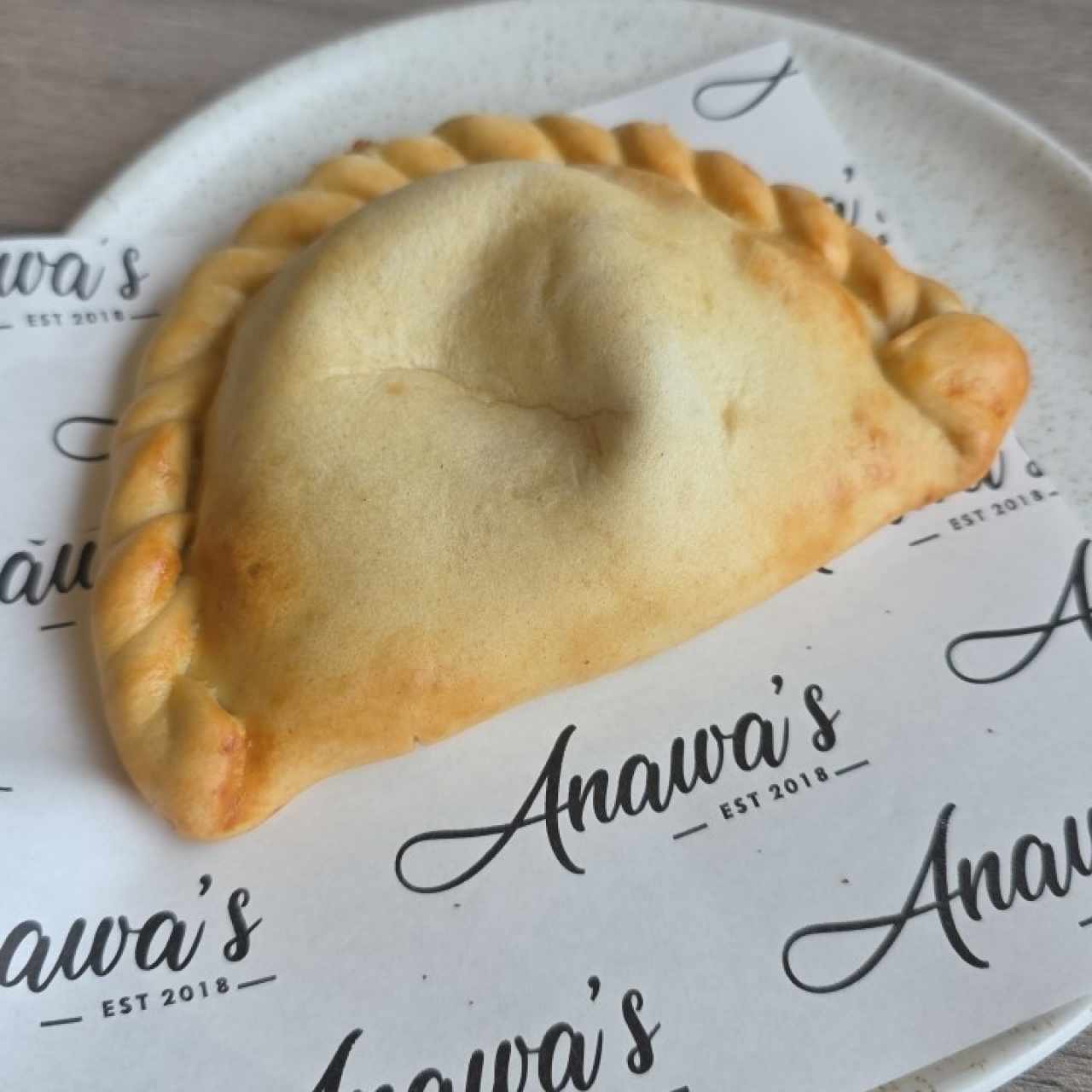 Empanada de Queso Crema con Champiñones