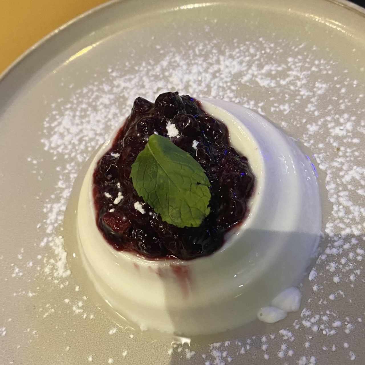 Panacota de fruto rojo