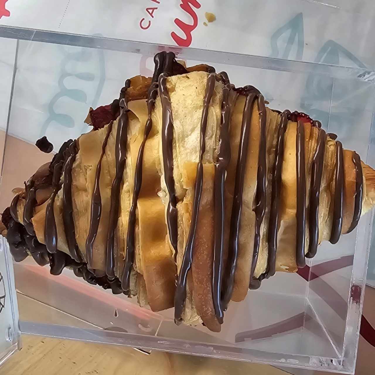 Croissant de Avellanas y Fresas