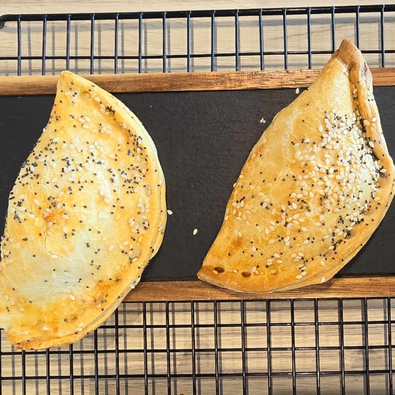 Empanadas de queso prensado
