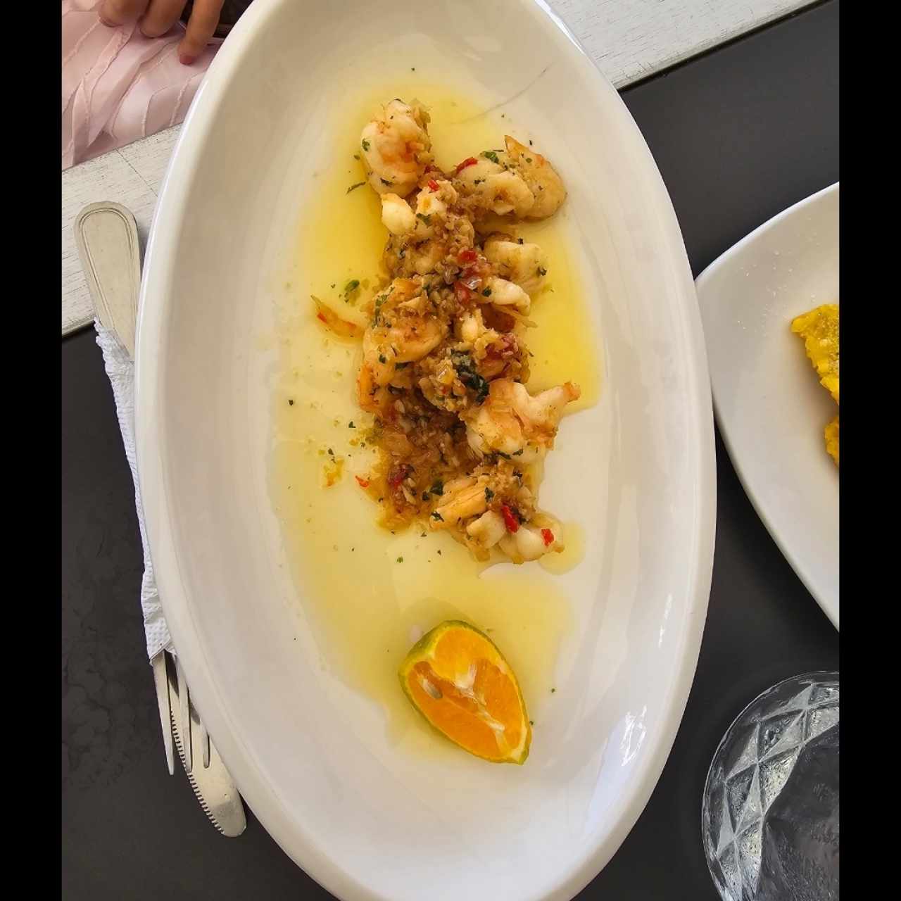 Camarones al ajillo