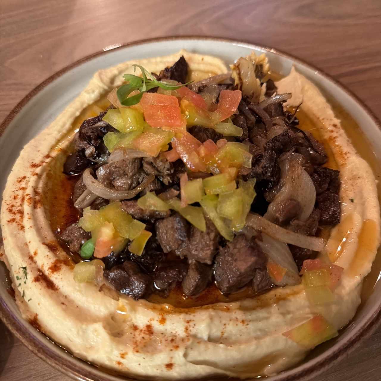 ENTRADAS - HUMMUS CON FILETE