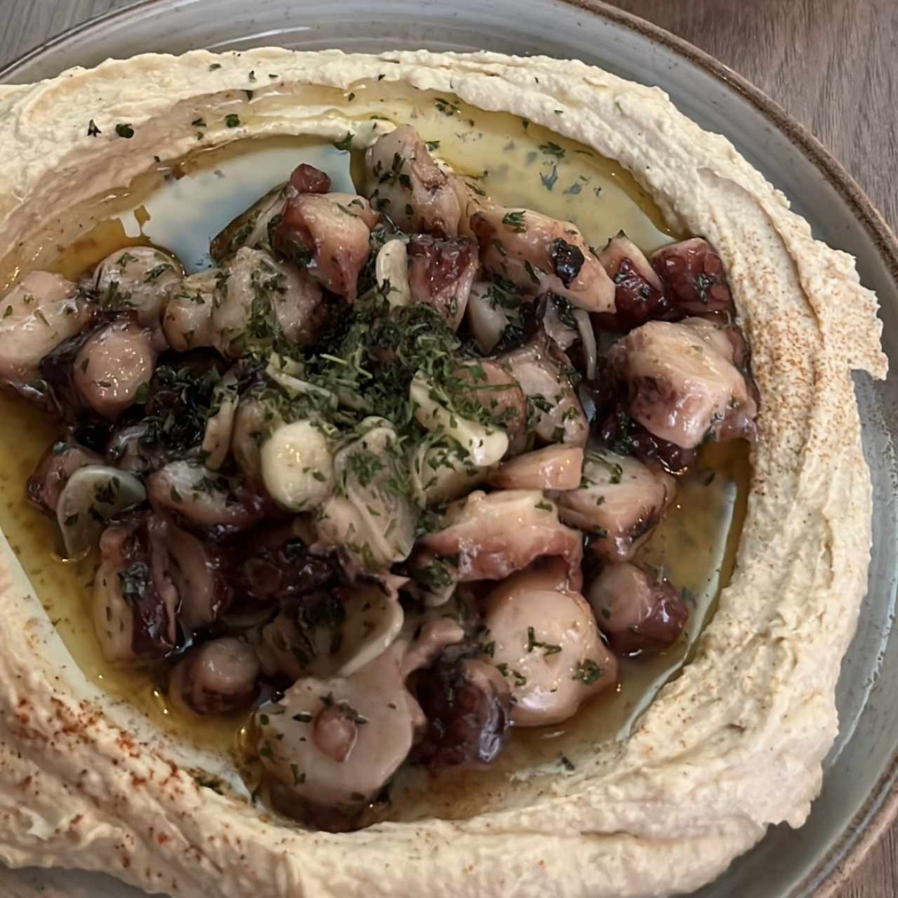 Hummus con pulpo