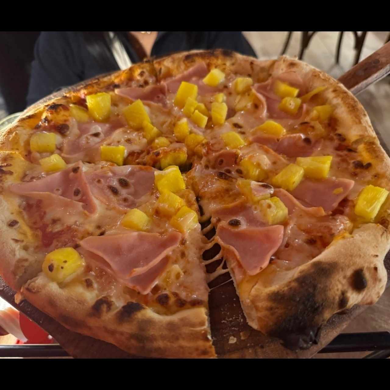 Pizza Napolitana - Hawaiana