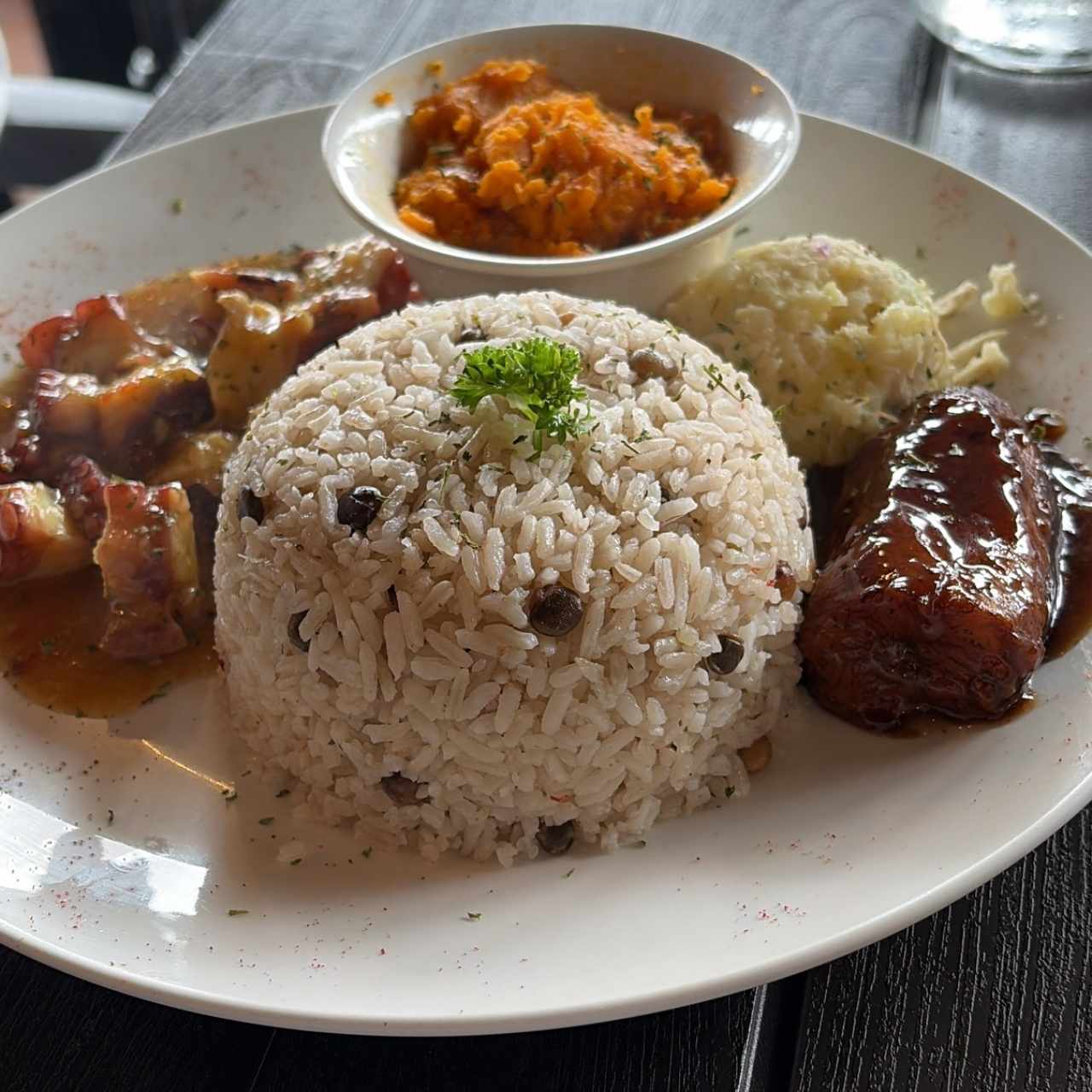 MARISCOS - PULPO AL AJILLO