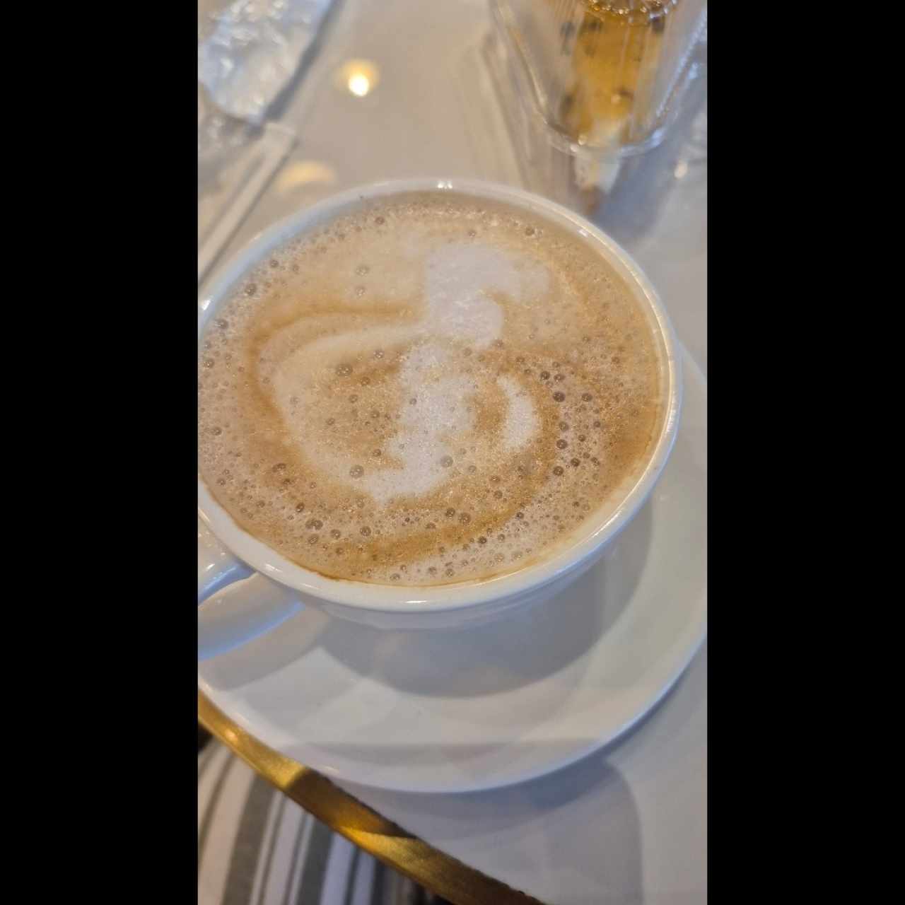 Capuchino con leche de almendras 