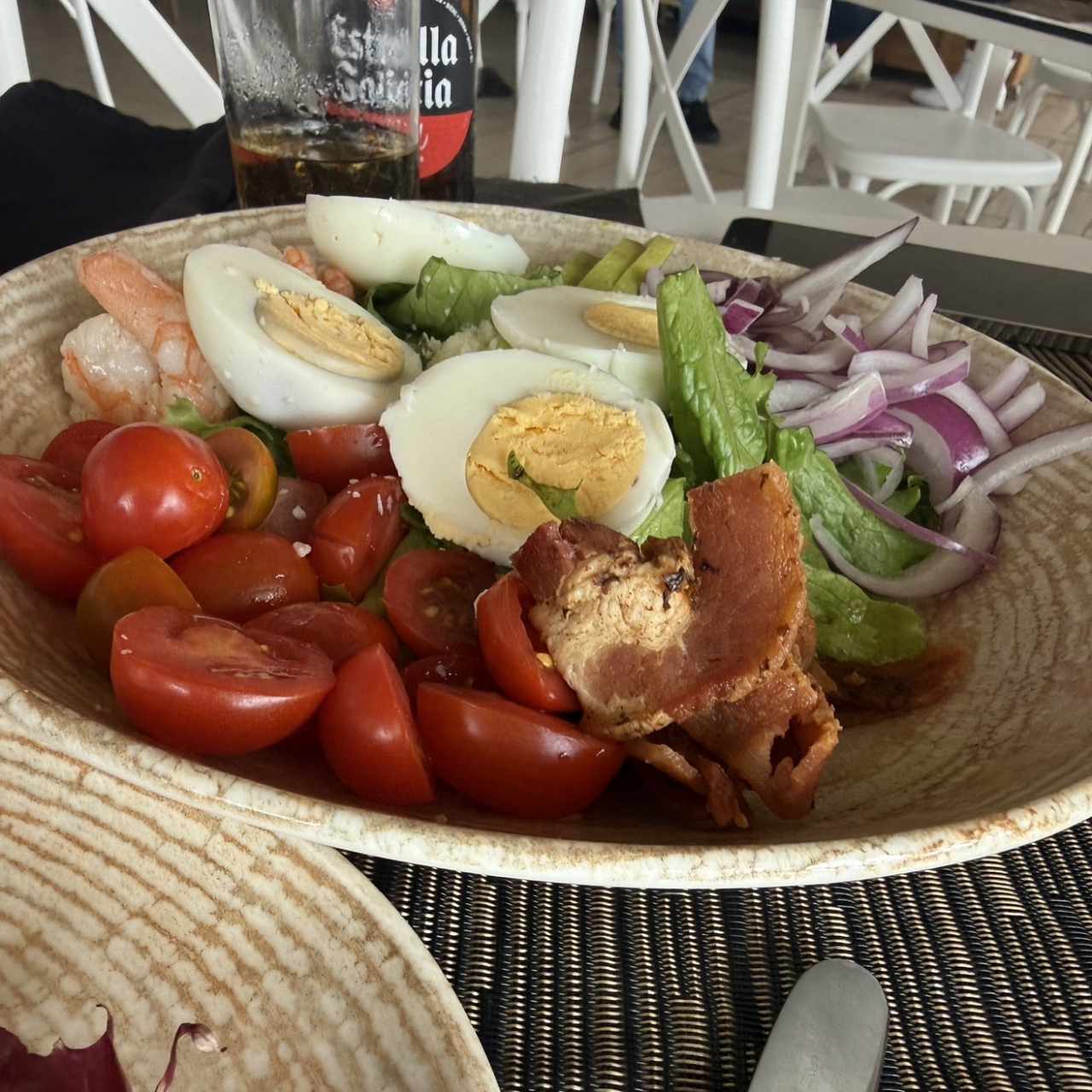 Cobb salad de camarones