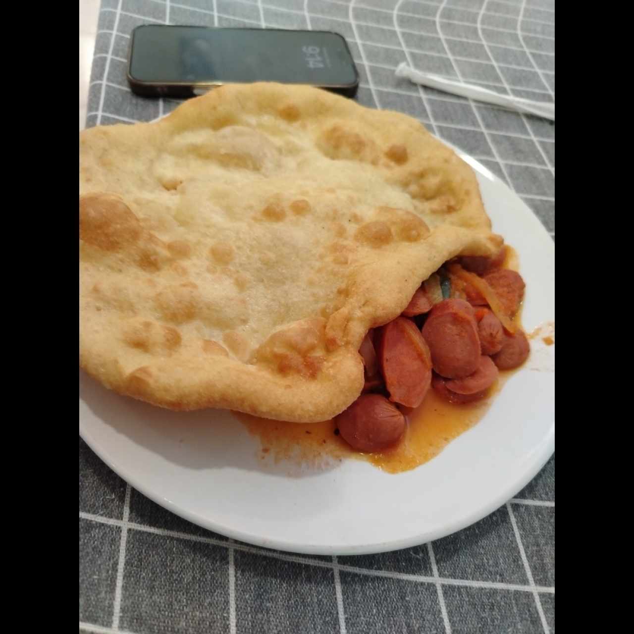 Salchicha guisada con Hojaldre 