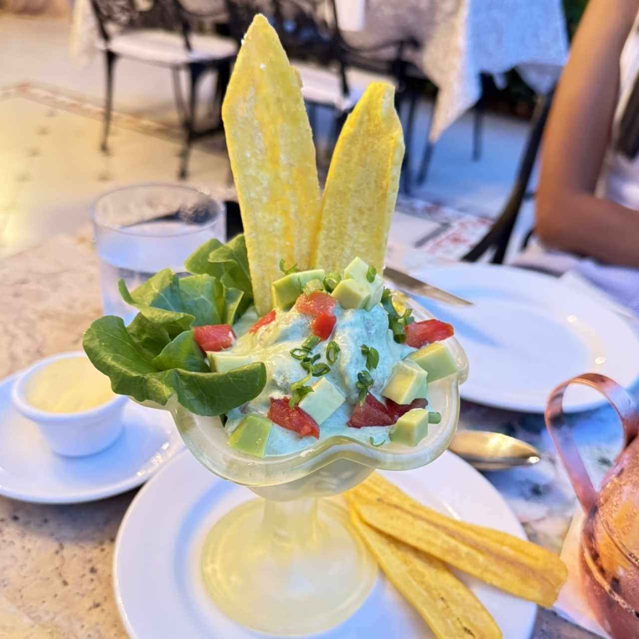 Coktail de camarones con aguacate y cilantro 