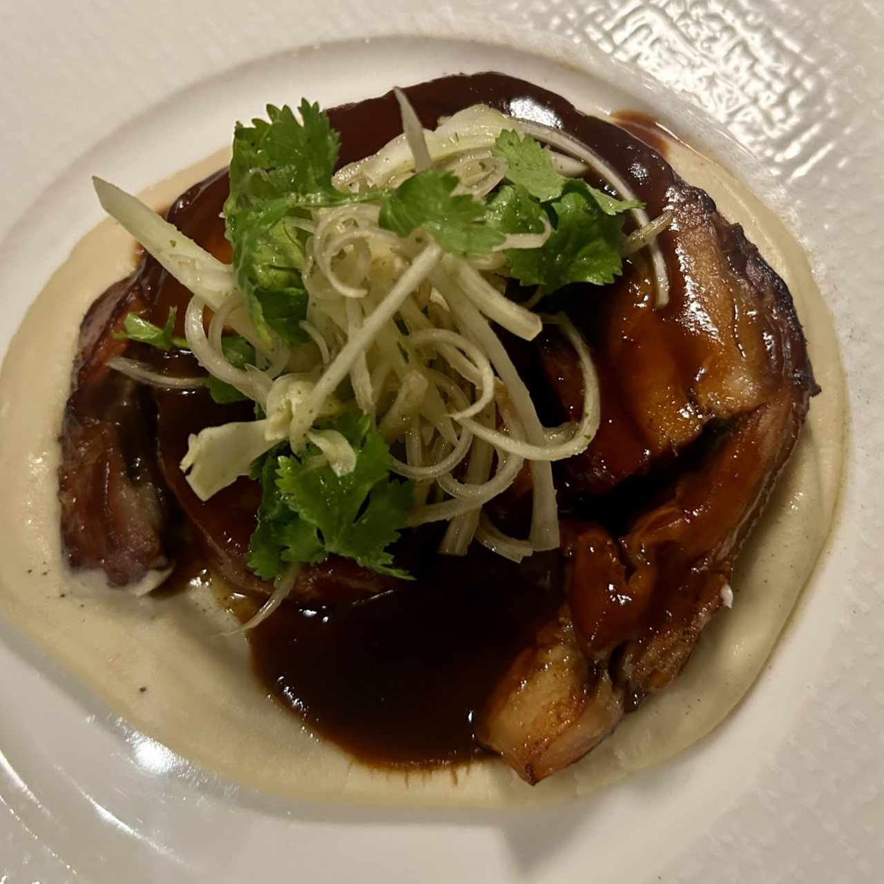 Lechón cocido a baja temperatura