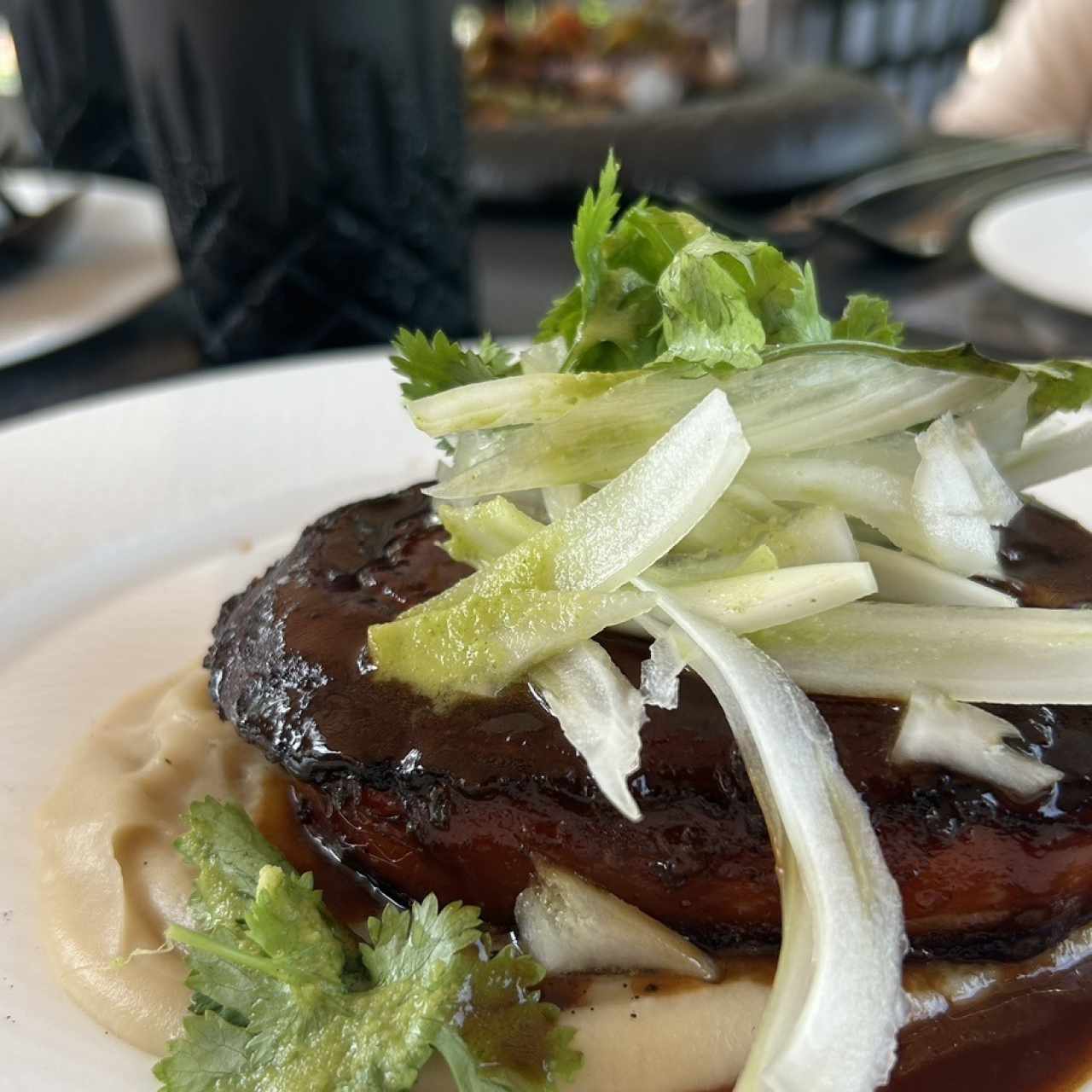 Lechón cocido a baja temperatura