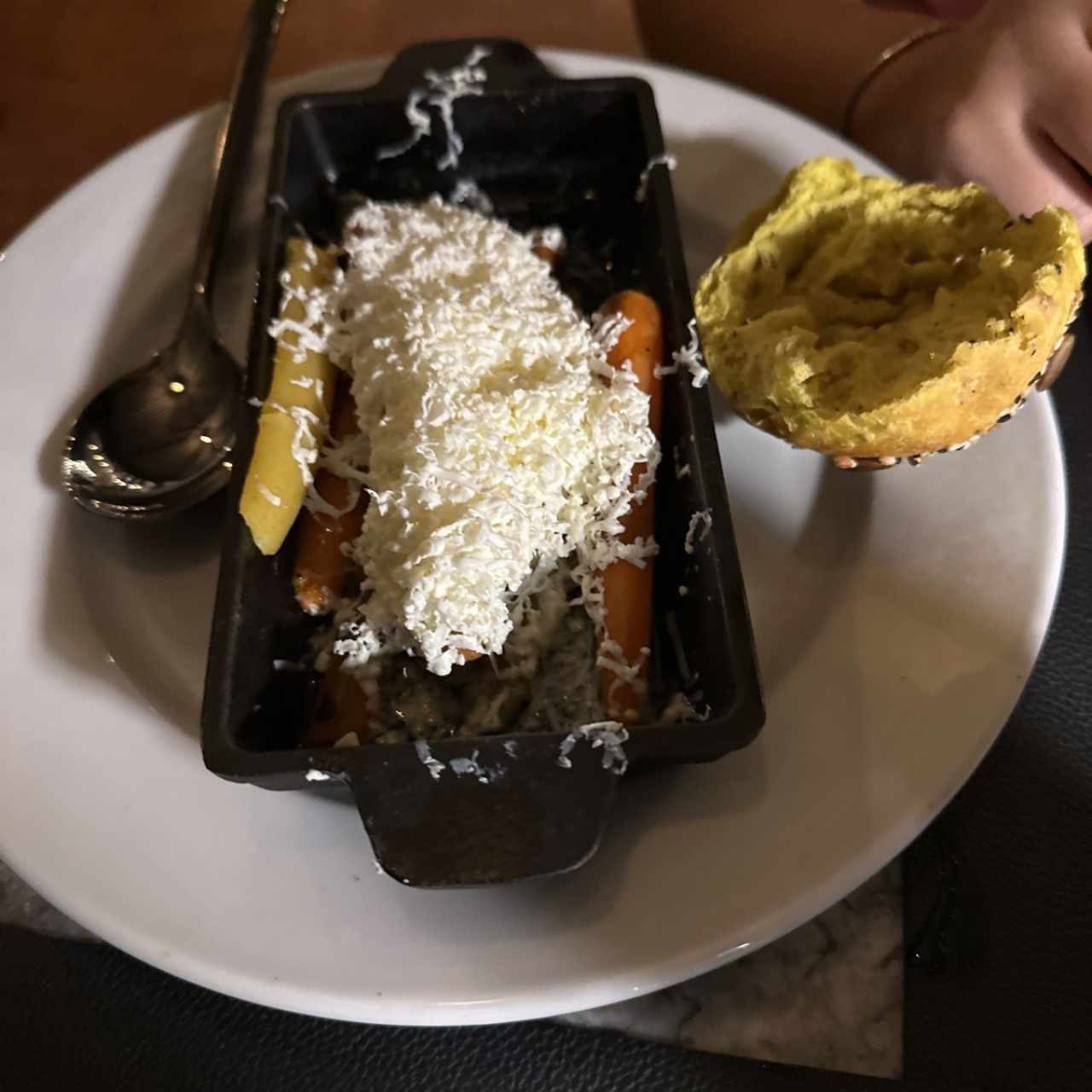 ZANAHORIAS DE COLORES A LA BRASA CON QUESO FETA Y MIEL