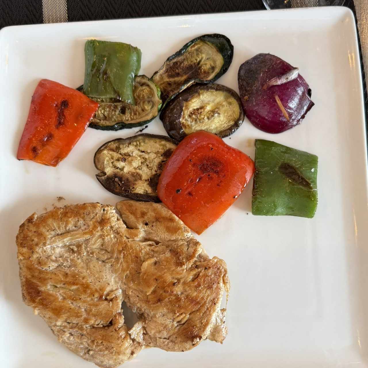 Pollo a la plancha con vegetales