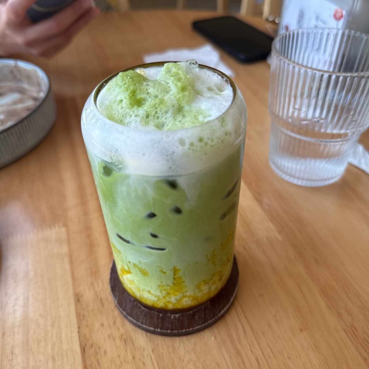 Iced matcha de mango