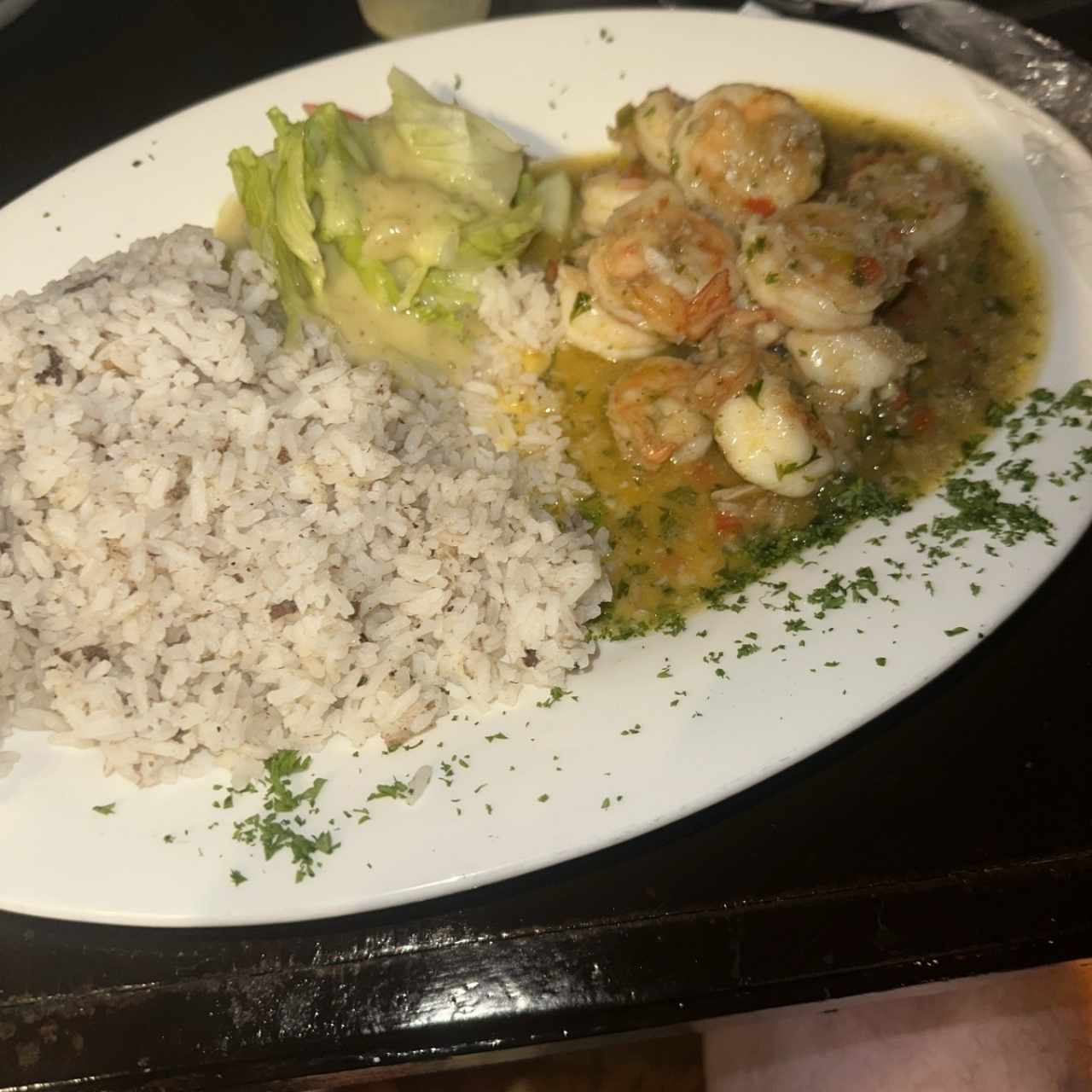 Camarones al ajillo con arroz con coco 