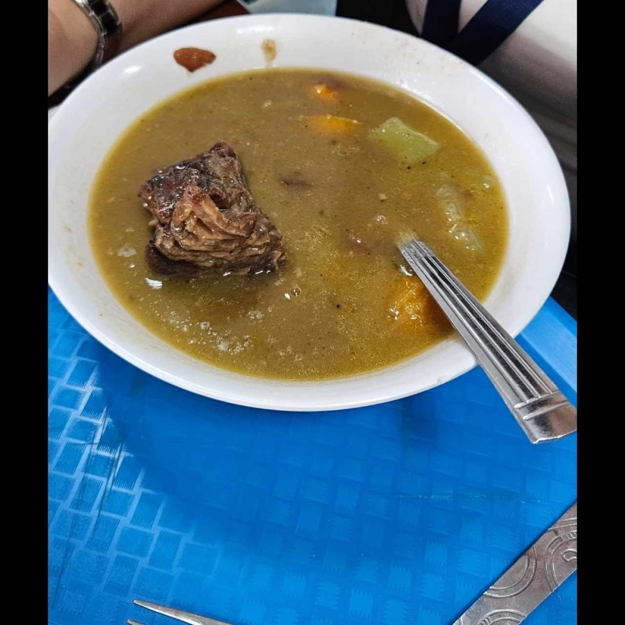 sopa con carne ahumada 