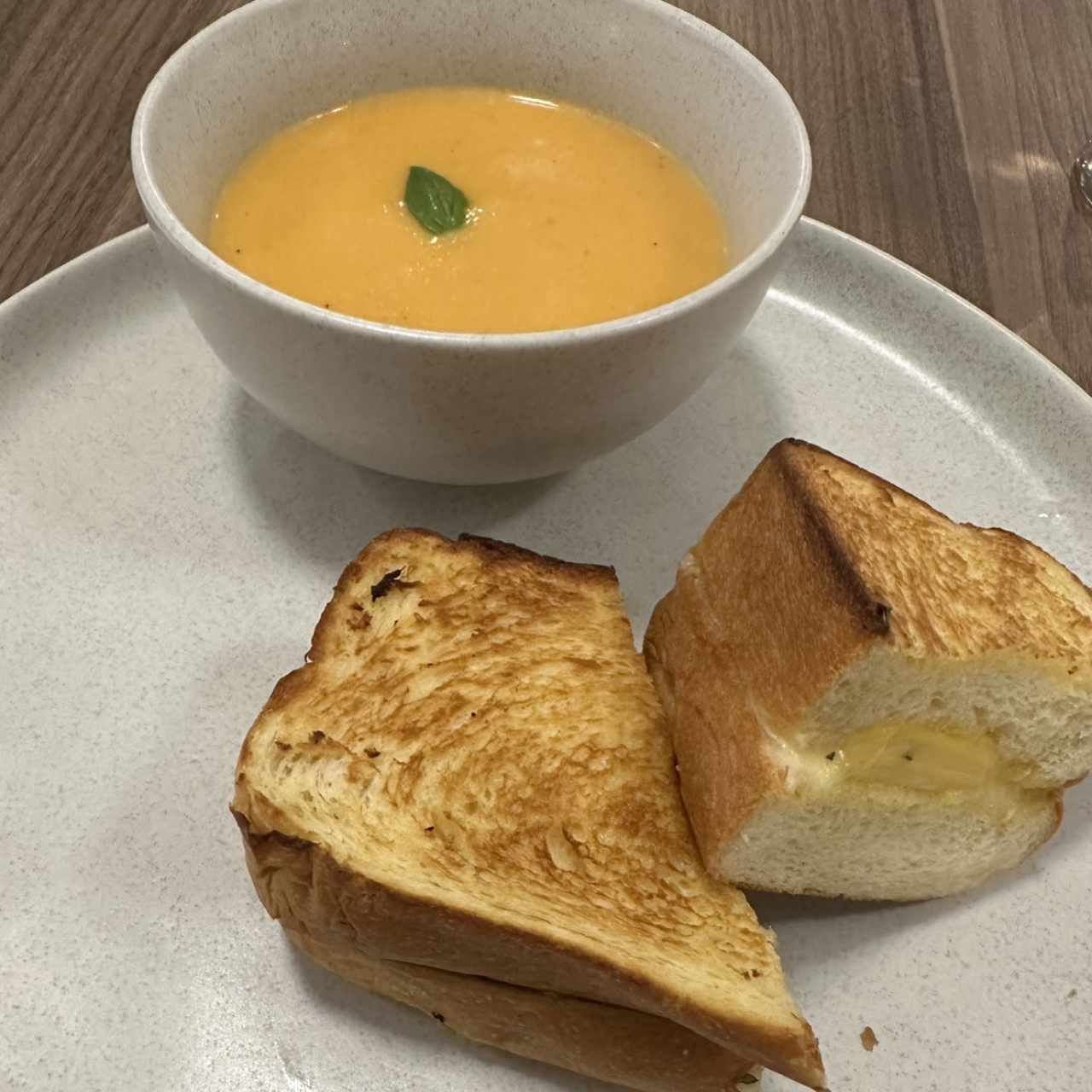 Grill Cheese & Tomato 