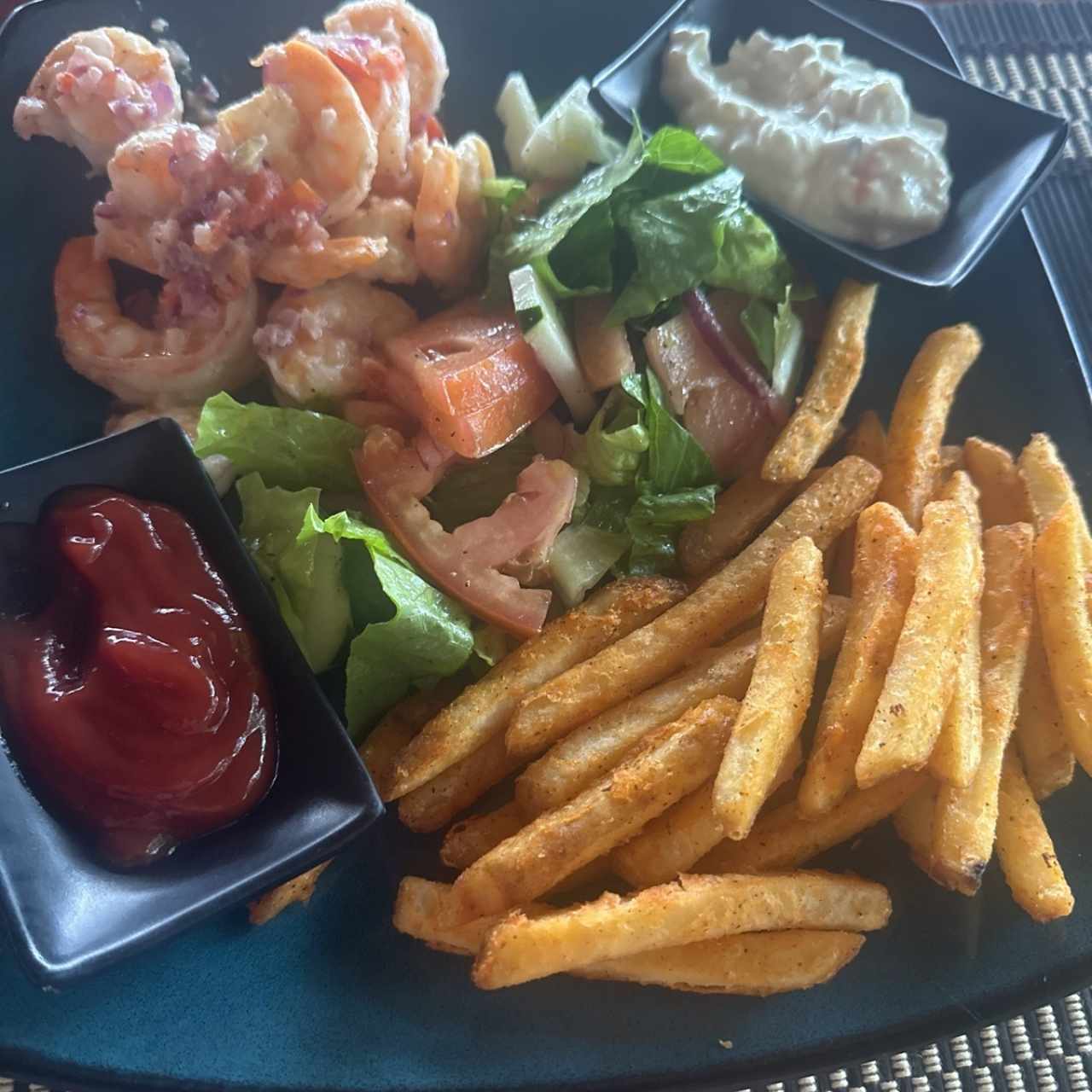 Camarones al ajillo con papas 