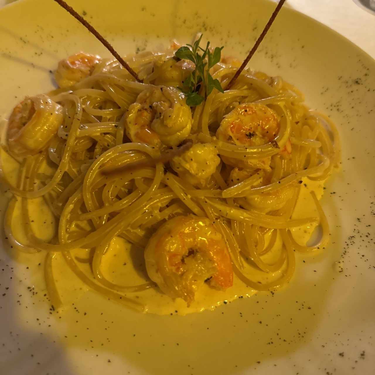 Spaghetti con camarones 