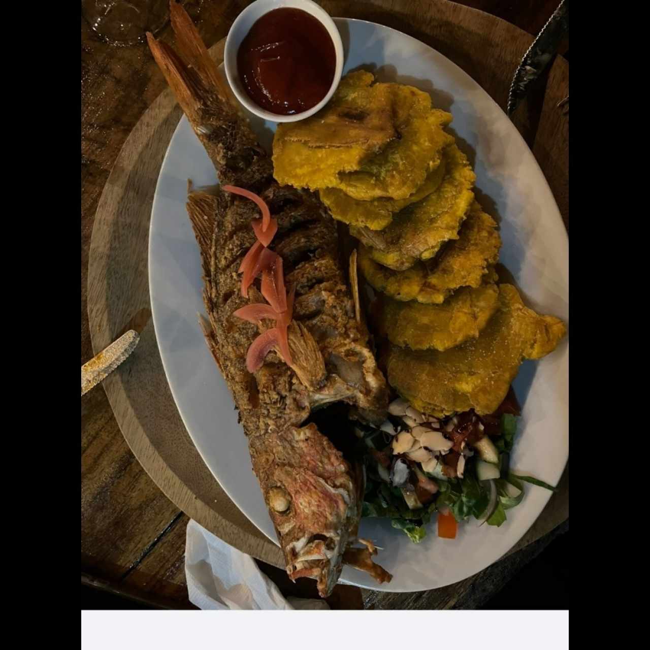Pago frito con patacones