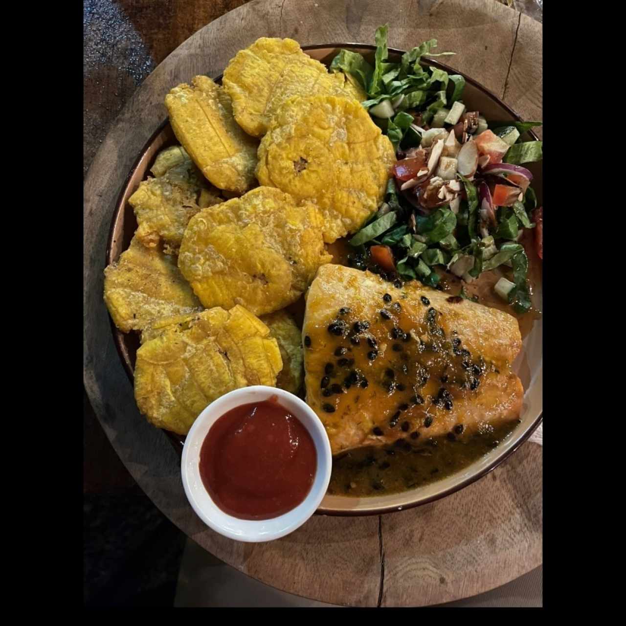 Salmón en salsa de maracuya