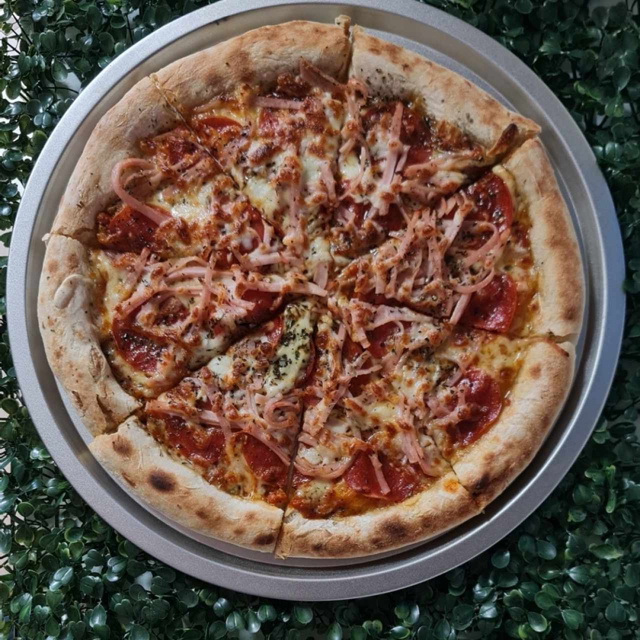 Pizza de Peperoni y Jamón