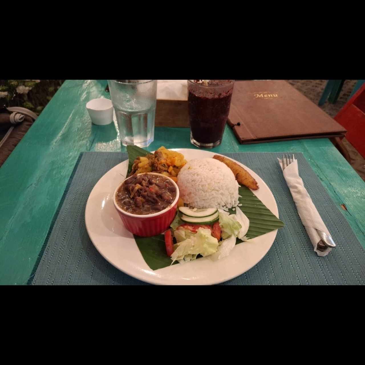 Ropa Vieja con arroz y porotos 