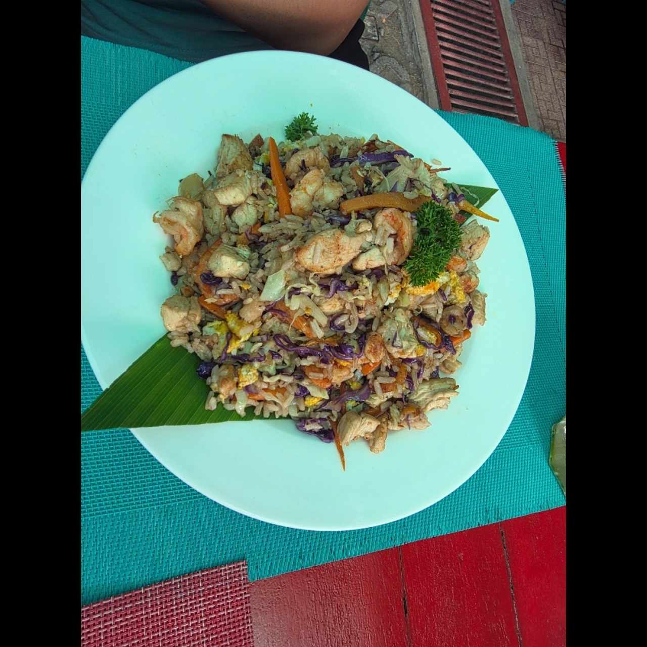 arroz con camarones y pollo 